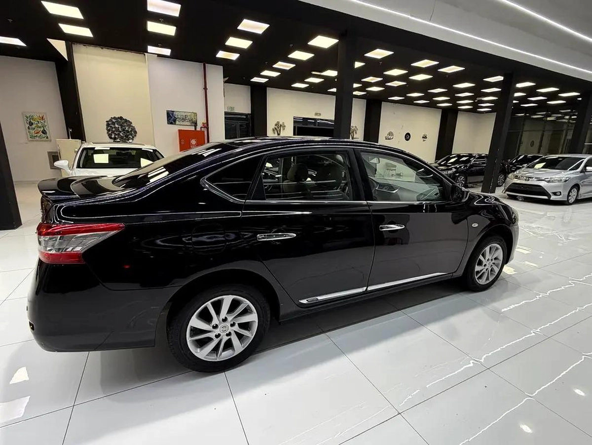 Nissan Sentra 1.8 SV GCC-8-8