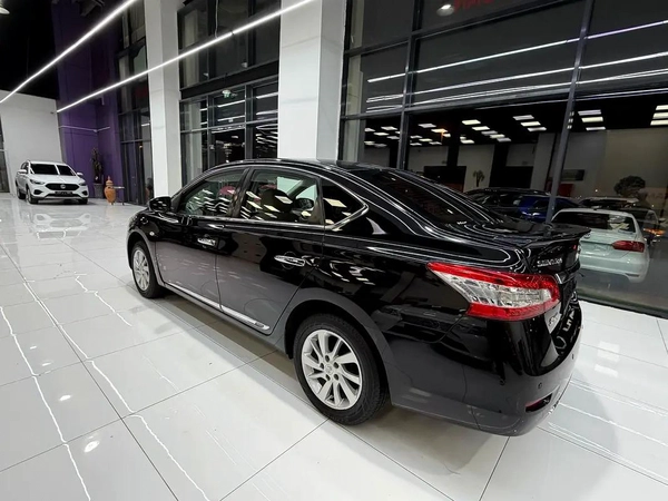 Nissan Sentra 1.8 SV GCC