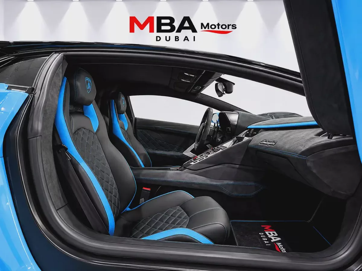 2015 Lamborghini Aventador LP 700-4 GCC Spec - Full Service Record-11-11