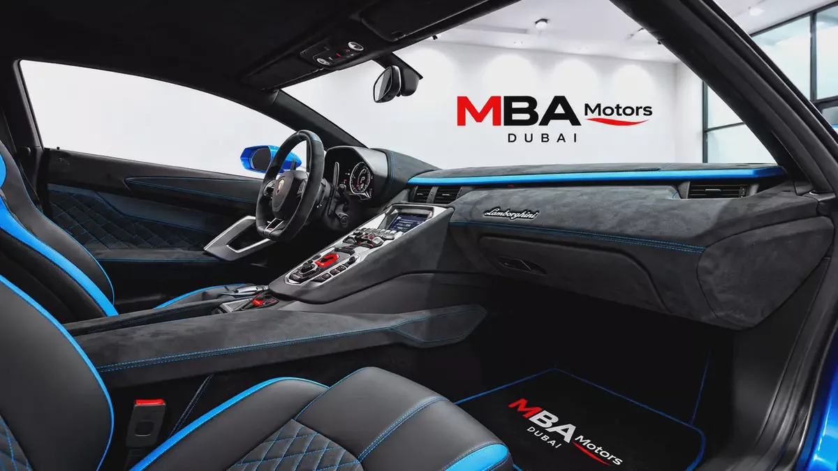 2015 Lamborghini Aventador LP 700-4 GCC Spec - Full Service Record-3-3