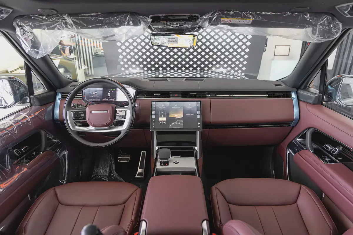 Range Rover Vogue | HSE P530 | 2026 | GCC | V8 | Black Edition | AWD | Black  maroon Interior-10-10