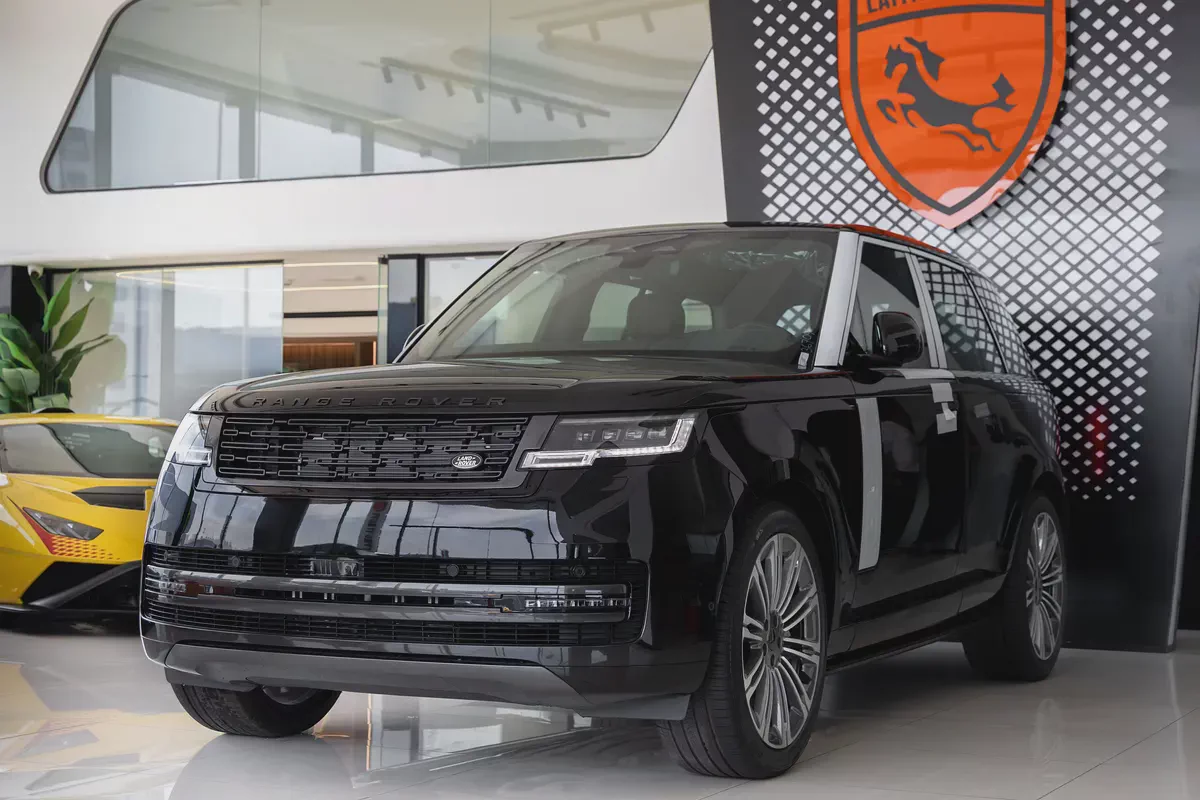 Range Rover Vogue | HSE P530 | 2026 | GCC | V8 | Black Edition | AWD | Black  maroon Interior-2-2
