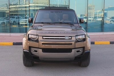 LAND ROVER DEFENDER ( 110 X-DYNAMIC HSE ) - GCC SPECS - 5 YEARS UNDER WARRANTY - ACCIDENT FREE --6