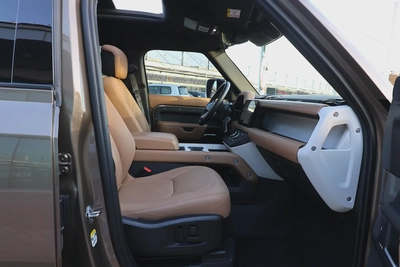 LAND ROVER DEFENDER ( 110 X-DYNAMIC HSE ) - GCC SPECS - 5 YEARS UNDER WARRANTY - ACCIDENT FREE --15