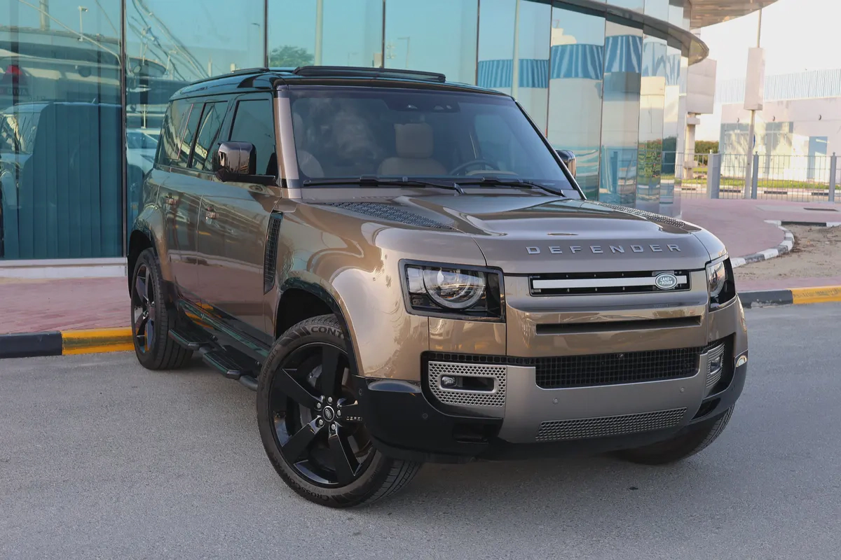 LAND ROVER DEFENDER ( 110 X-DYNAMIC HSE ) - GCC SPECS - 5 YEARS UNDER WARRANTY - ACCIDENT FREE --1-1