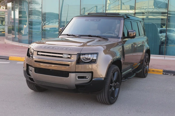 LAND ROVER DEFENDER ( 110 X-DYNAMIC HSE ) - GCC SPECS - 5 YEARS UNDER WARRANTY - ACCIDENT FREE -