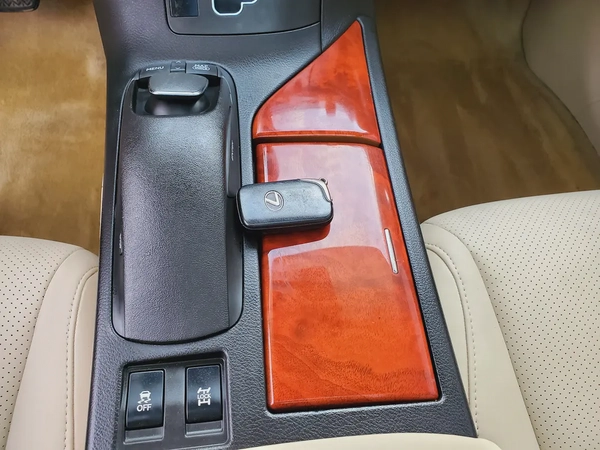 LEXUS RX350 2009 G.C.C FULL OPTION PANORAMIC ROOF IN EXCELLENT CONDITION