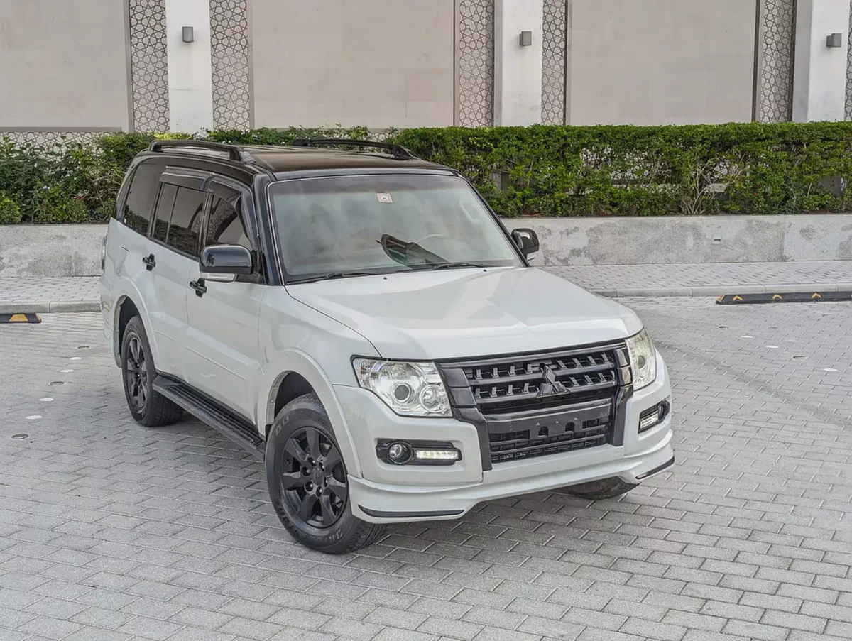 MITSUBISHI PAJERO 2016 MODIFIED SIGNATURE EDITION GLS MID V6 3.5L GCC IN EXCELLENT CONDITION
