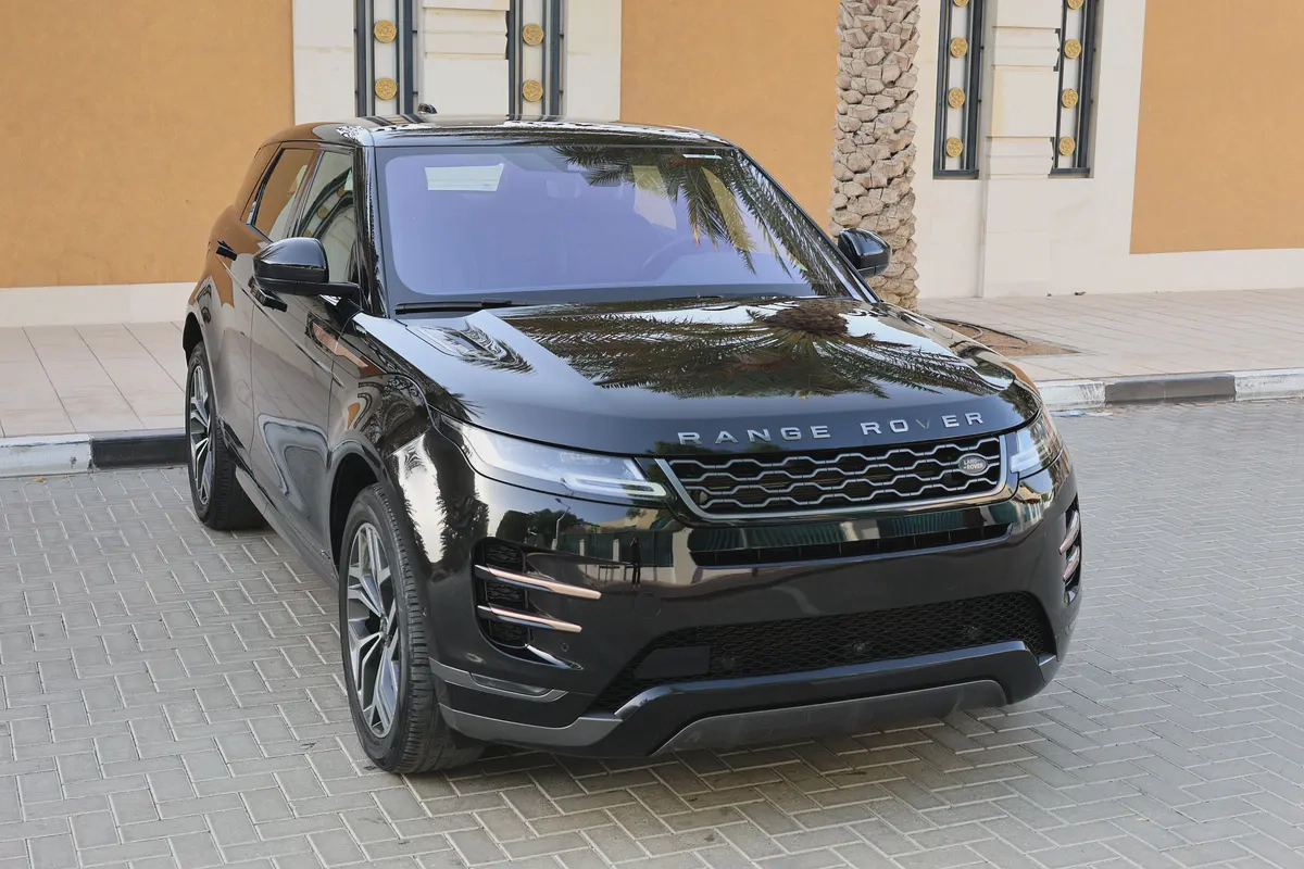EVOQUE P250 HSE - GCC SPECS - FULL SERVICE HISTORY - ACCIDENT FREE - UNDER WARRANTY --3-3