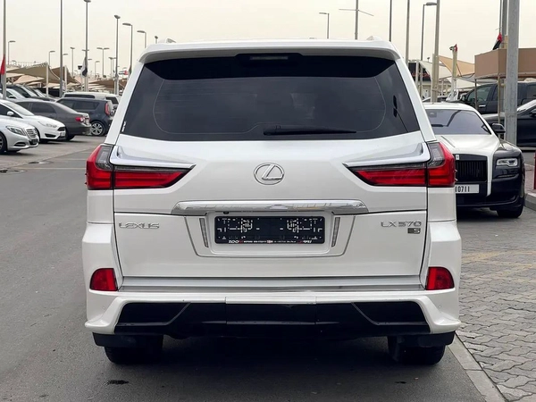 Lexus LX 570 Signature 2018 GCC Specs