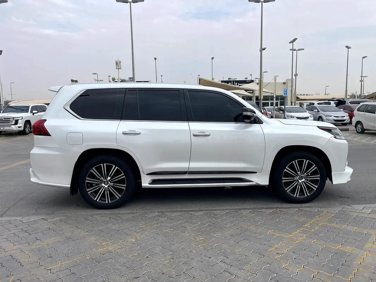 Lexus LX 570 Signature 2018 GCC Specs-14-14