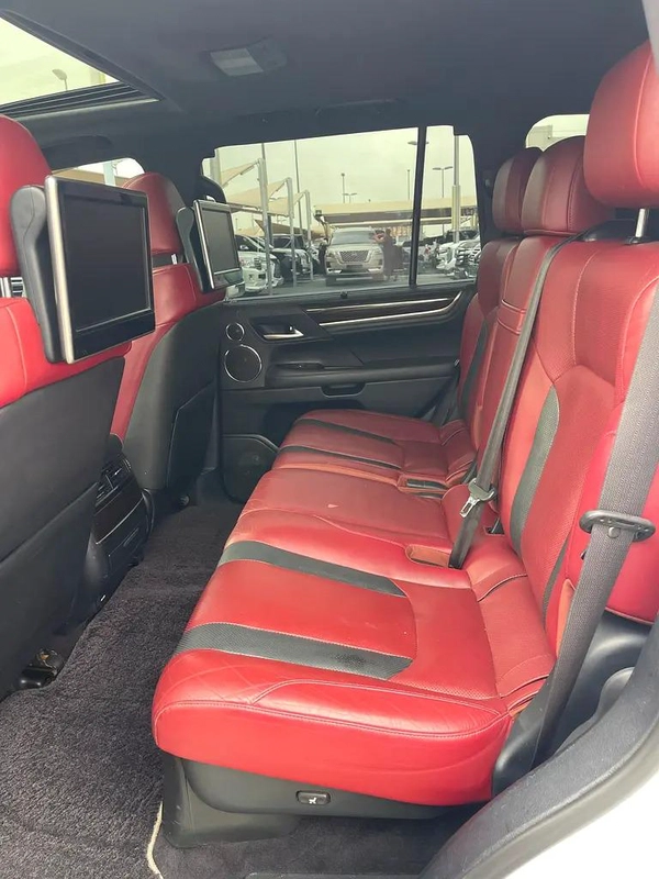 Lexus LX 570 Signature 2018 GCC Specs