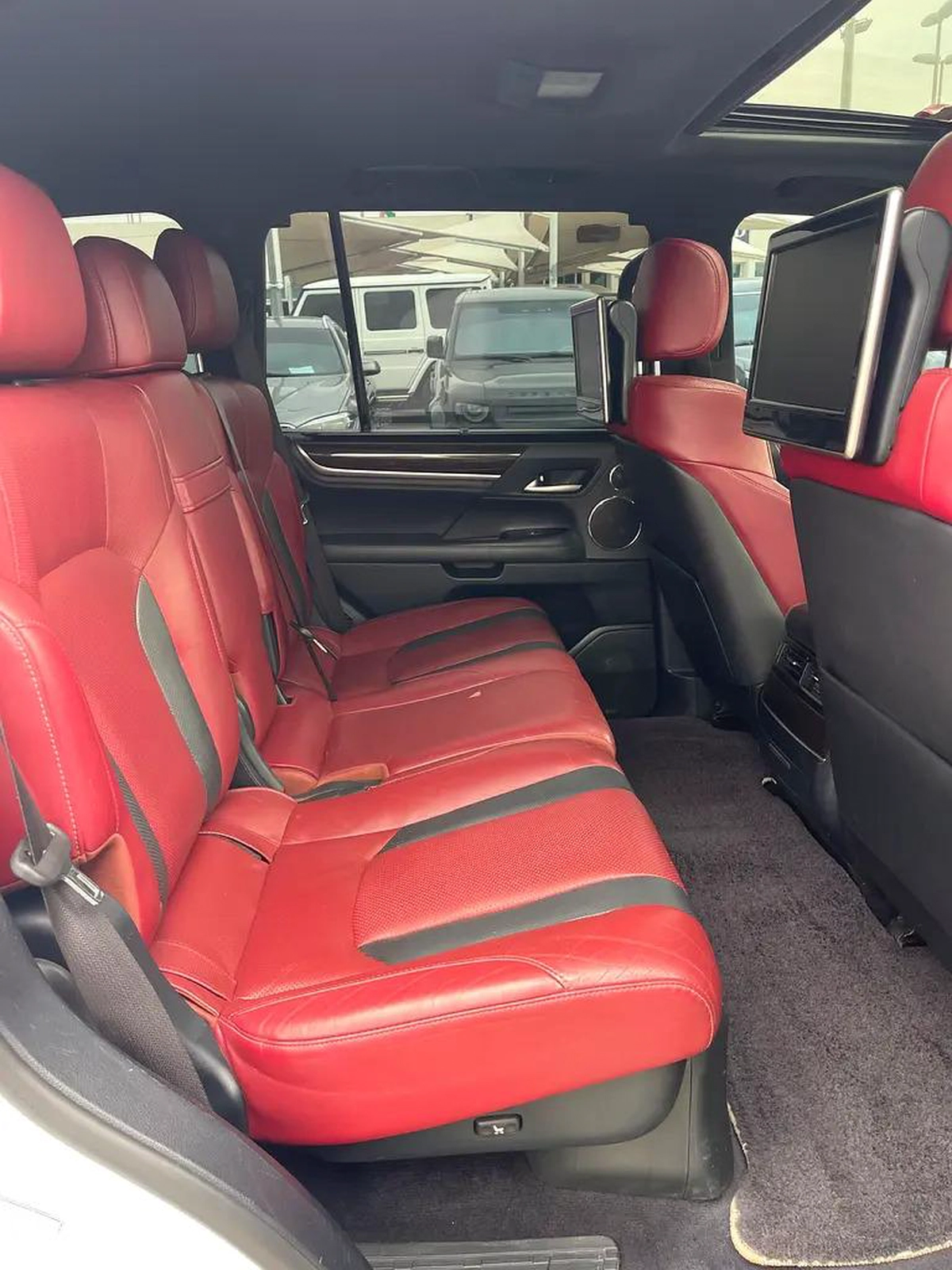 Lexus LX 570 Signature 2018 GCC Specs-2-2