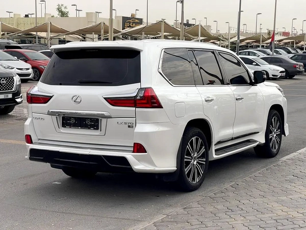Lexus LX 570 Signature 2018 GCC Specs