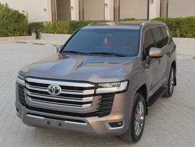 Toyota Land Cruiser GXR 2012 Facelifted 2025 GCC Specs - Interior and Exterior Excellent Condition-1