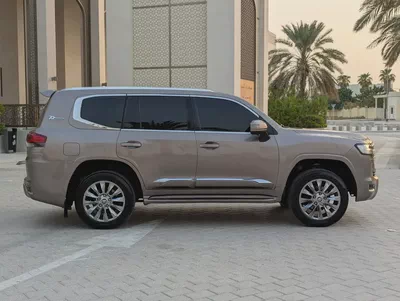Toyota Land Cruiser GXR 2012 Facelifted 2025 GCC Specs - Interior and Exterior Excellent Condition-6