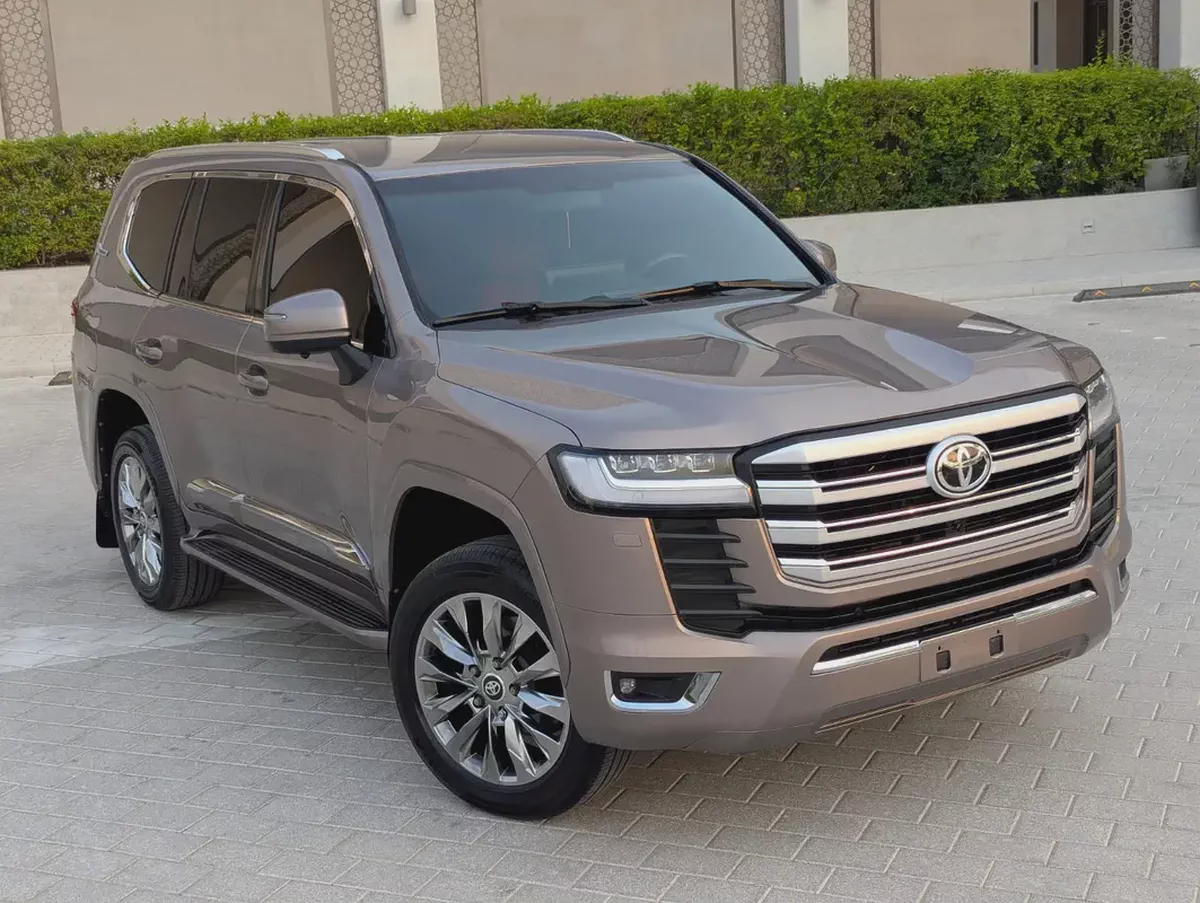 Toyota Land Cruiser GXR 2012 Facelifted 2025 GCC Specs - Interior and Exterior Excellent Condition