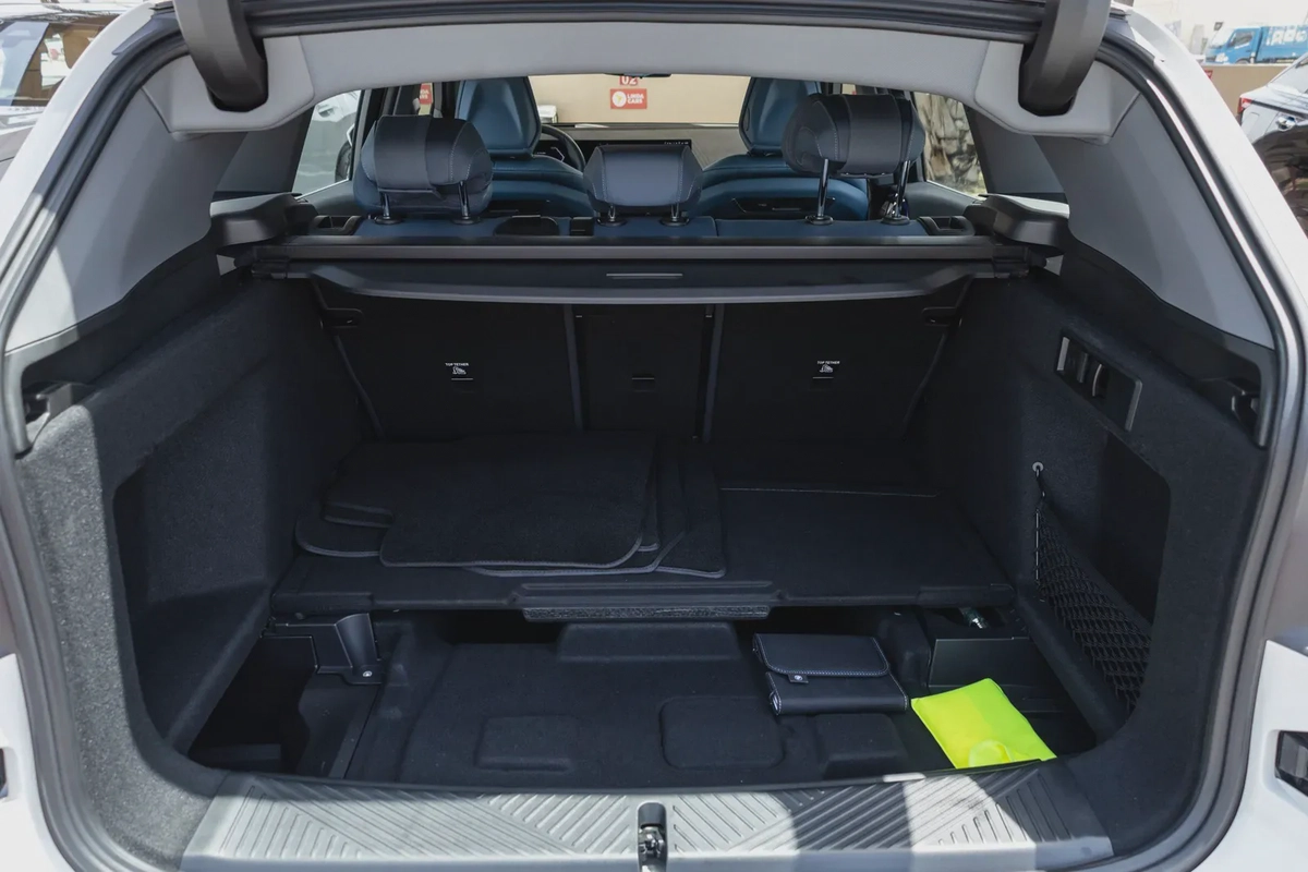 BMW X3 30L-24-24