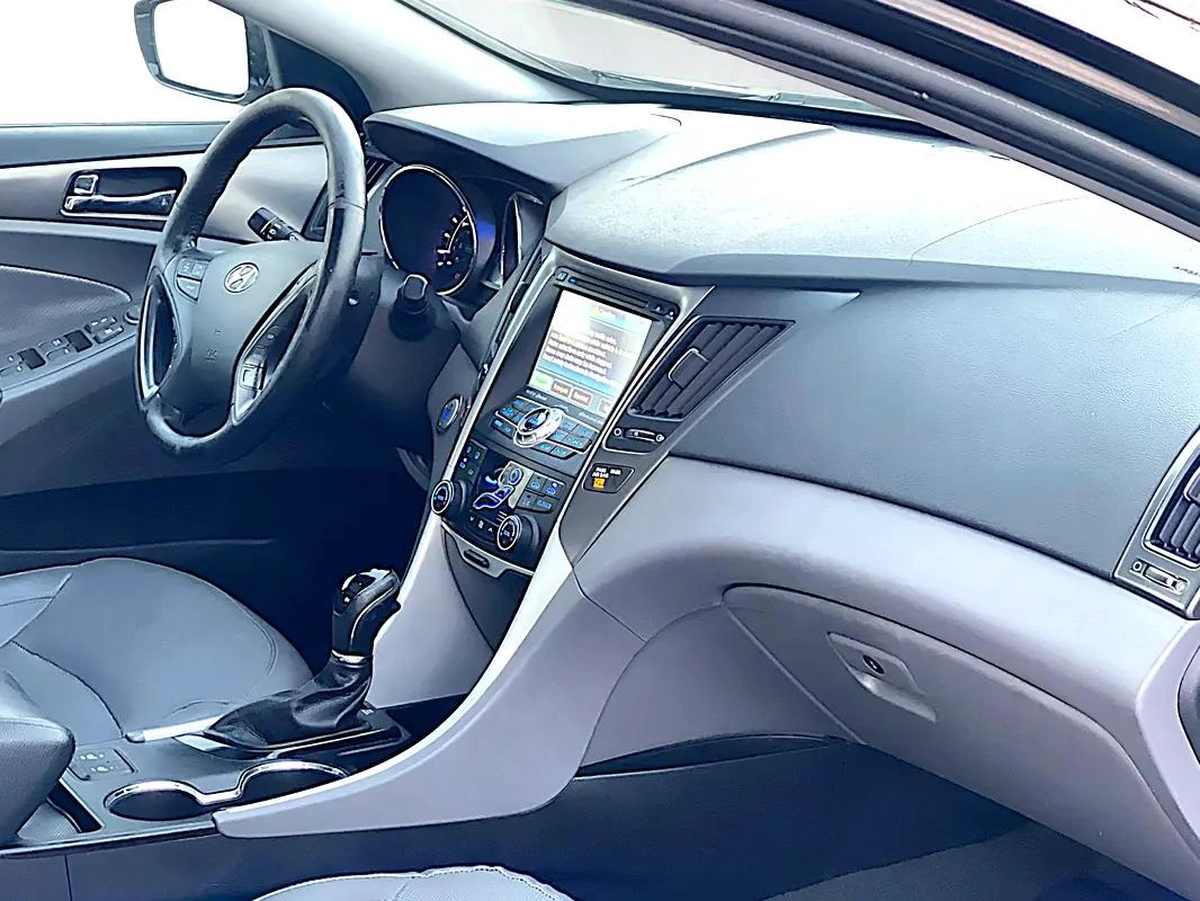 HYUNDAI SONATA | HYBRID | LIMITED | FREE ACCIDENT | WELL MAINTAINED-12-12