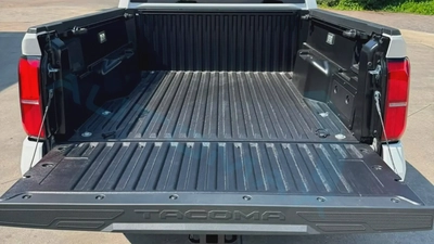 ( For Export / multiple colors ) 2026 Toyota Tacoma TRD Off-Road Premium 2.4T 4x4 BRAND NEW-18