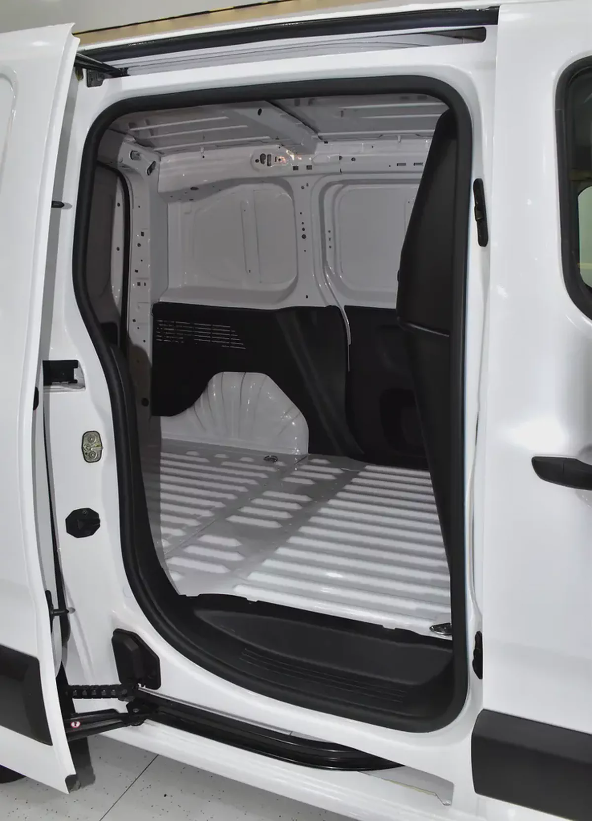 AED 633 EMi for 5Yrs | FIAT Doblo 1.6L DIESEL / ديزل ( 2025 Model ) in White Color GCC Specs-10-10
