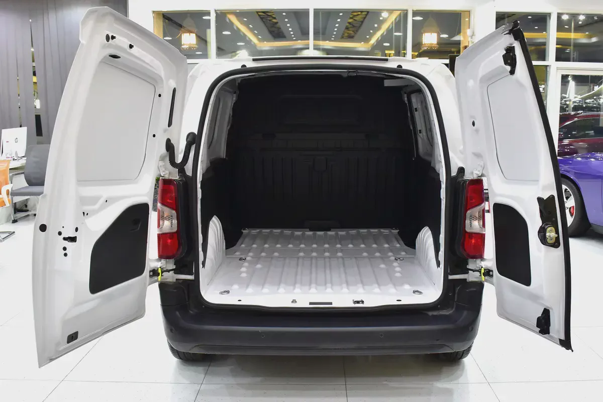AED 633 EMi for 5Yrs | FIAT Doblo 1.6L DIESEL / ديزل ( 2025 Model ) in White Color GCC Specs-4-4