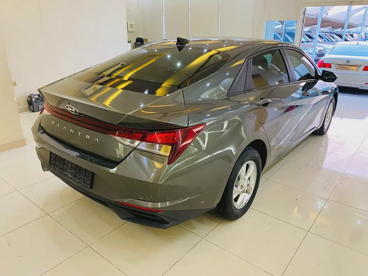 2023 Hyundai Elantra GLS GCC Specs - Excellent Condition-4-4