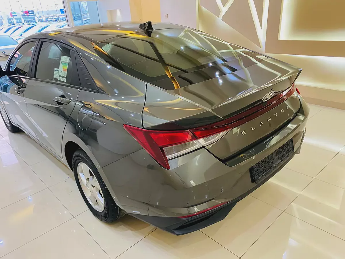 2023 Hyundai Elantra GLS GCC Specs - Excellent Condition-5-5