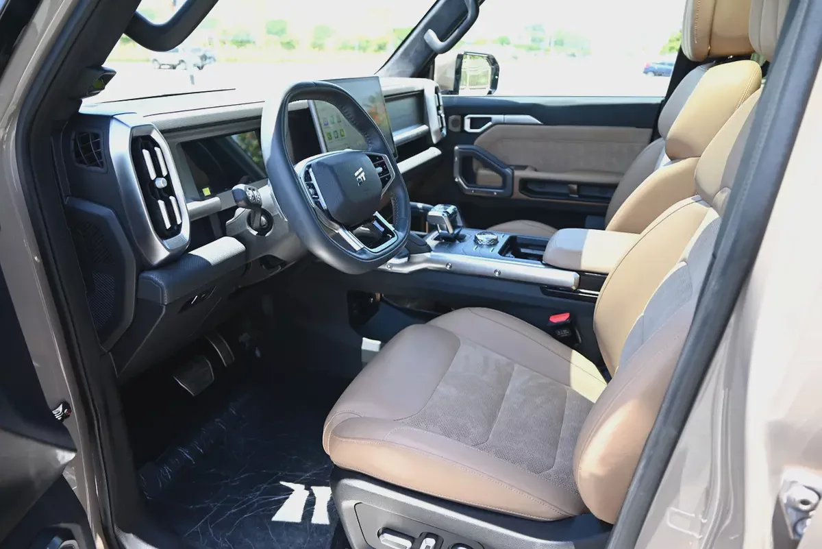 JETOUR T2 LUXURY+ || 0% DP || FREE WARRANTY || SHOWROOM CONDITION-9-9
