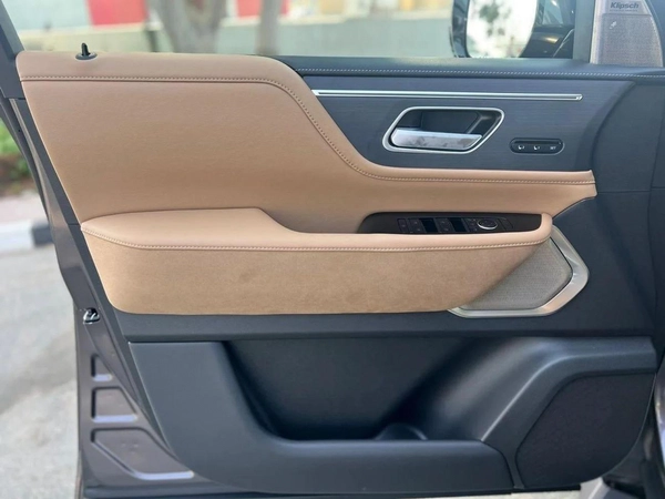 Infiniti QX80 Sensory Bench Chairs 3.5L
