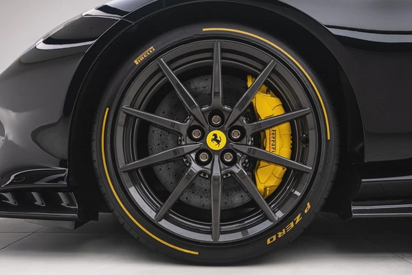 2023 FERRARI 812 COMPETZIONE.