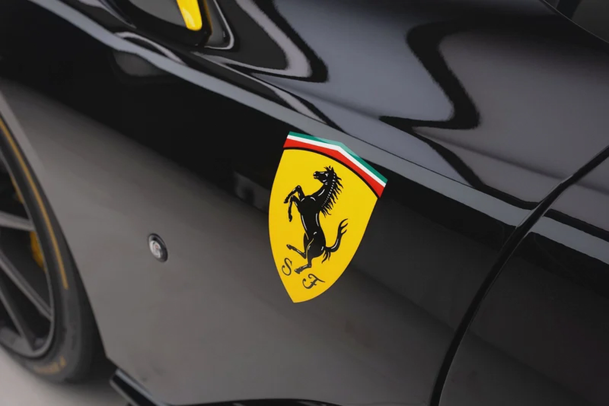 2023 FERRARI 812 COMPETZIONE.-15-15