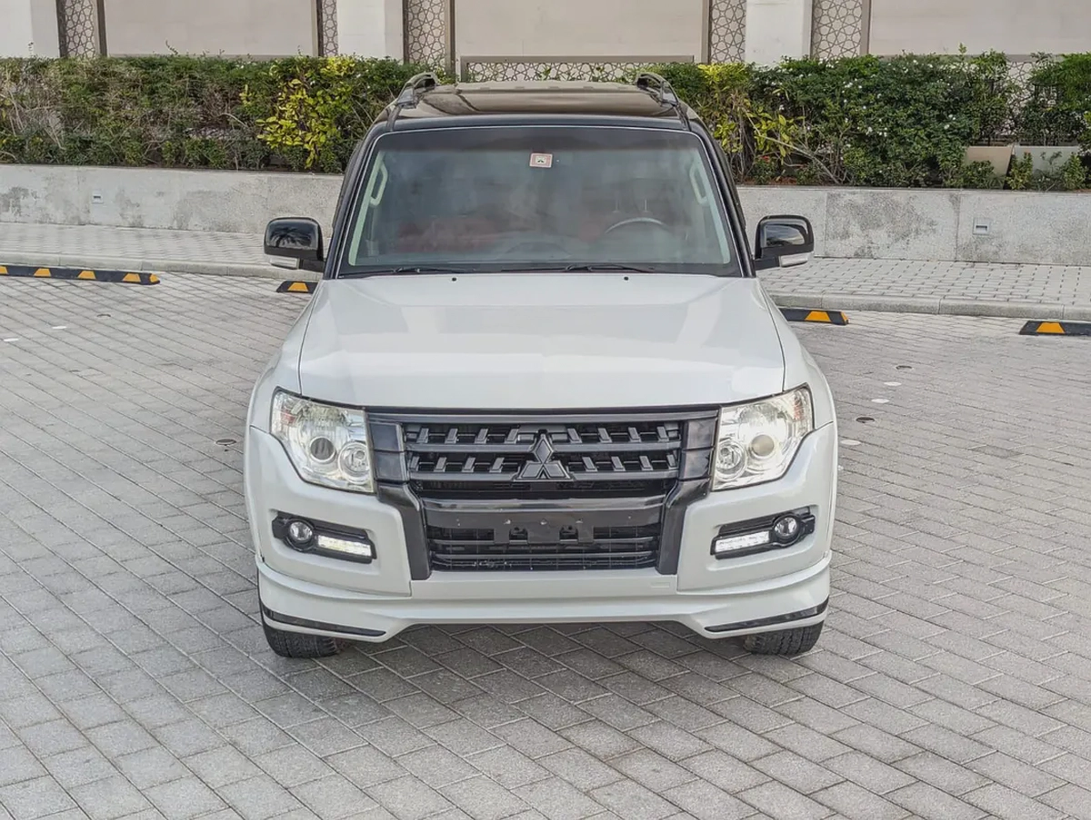 MITSUBISHI PAJERO 2016 MODIFIED SIGNATURE EDITION GLS MID V6 3.5L GCC IN EXCELLENT CONDITION