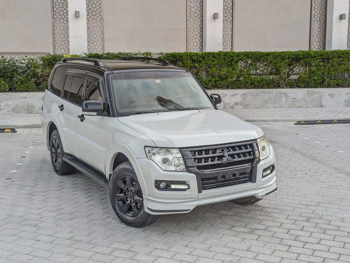 MITSUBISHI PAJERO 2016 MODIFIED SIGNATURE EDITION GLS MID V6 3.5L GCC IN EXCELLENT CONDITION