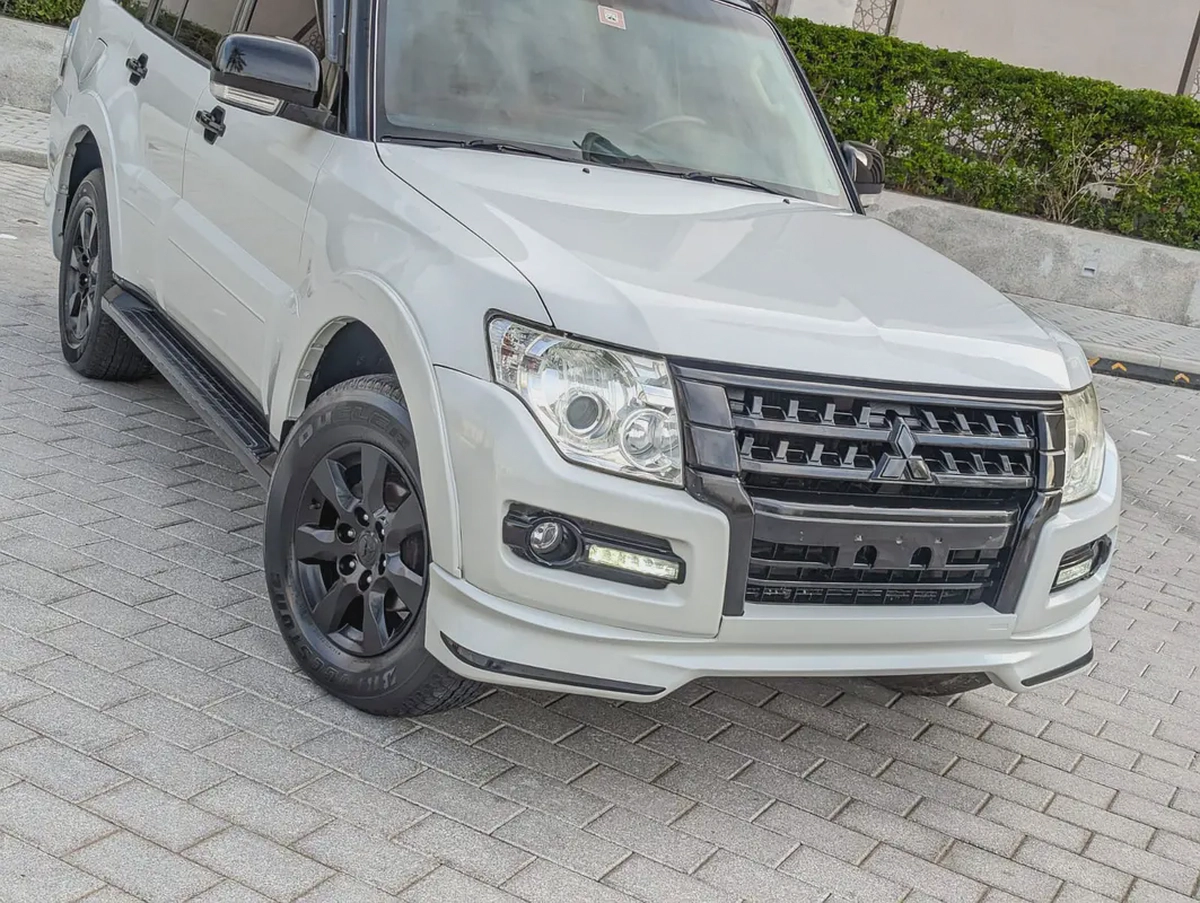 MITSUBISHI PAJERO 2016 MODIFIED SIGNATURE EDITION GLS MID V6 3.5L GCC IN EXCELLENT CONDITION