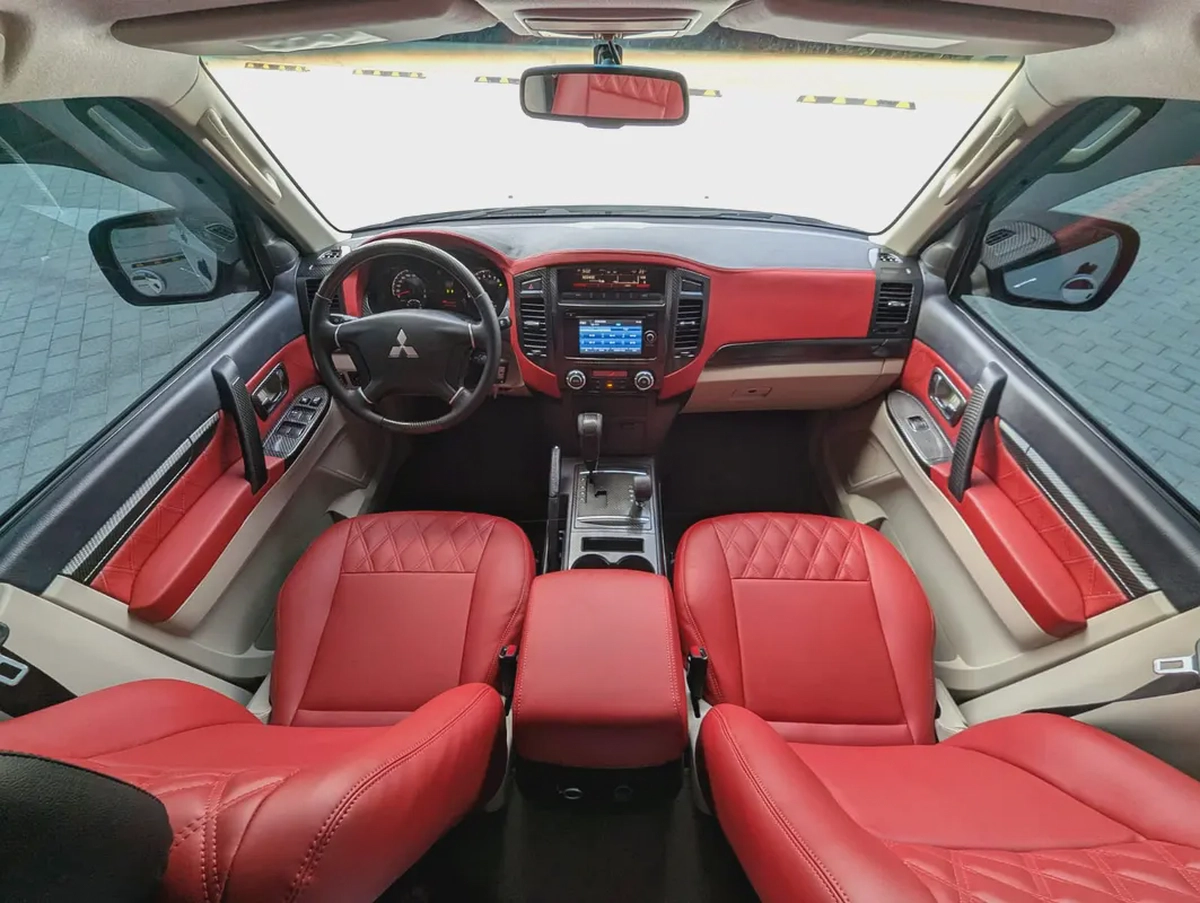 MITSUBISHI PAJERO 2016 MODIFIED SIGNATURE EDITION GLS MID V6 3.5L GCC IN EXCELLENT CONDITION