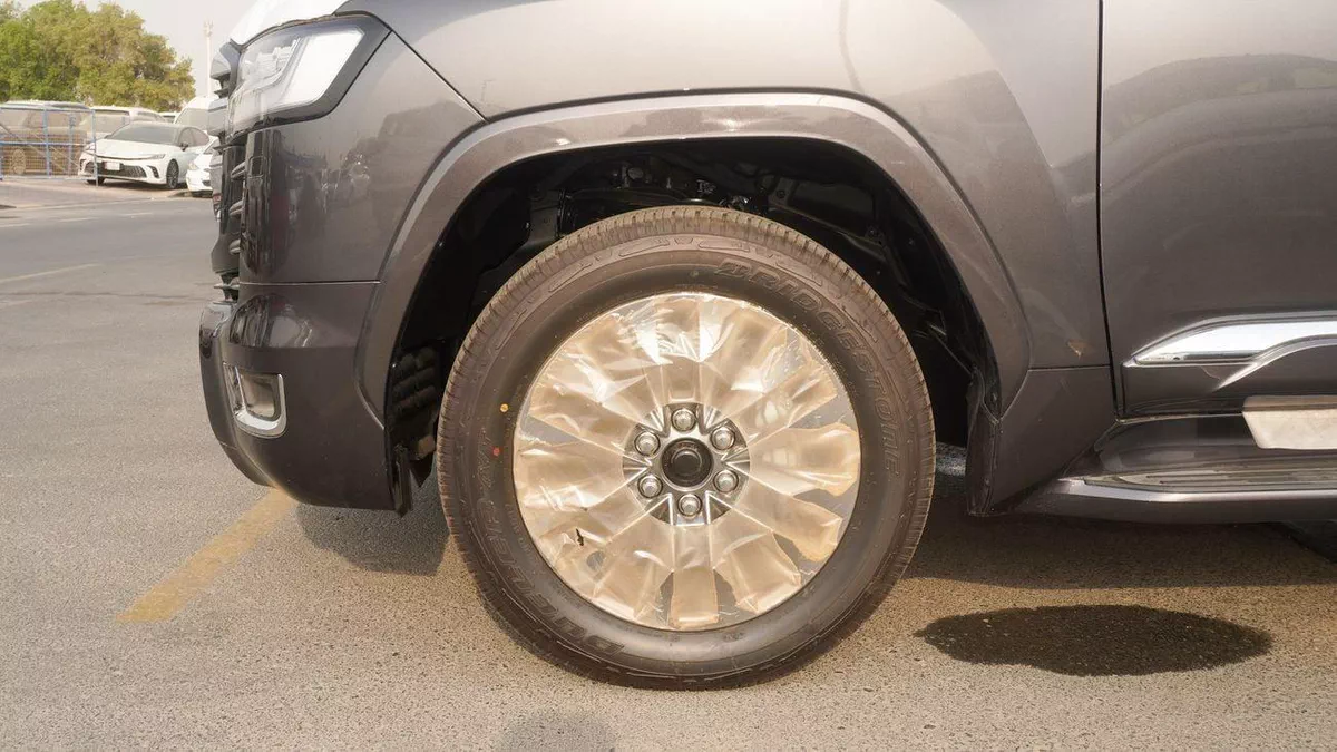 Toyota Land Cruiser VXR TWIN TURBO 3.5L V6-19-0