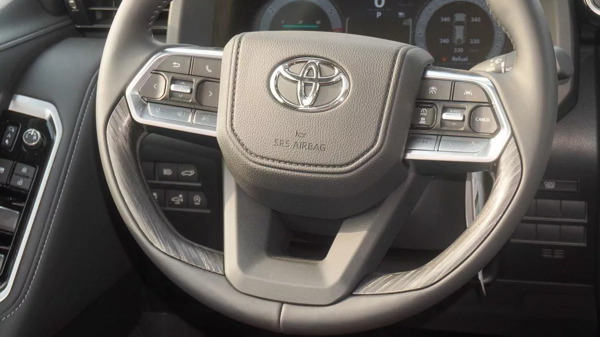 Toyota Land Cruiser VXR TWIN TURBO 3.5L V6-4-0