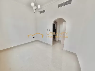 Spacious || 5 Bedroom Villa || ideal Location ||-1