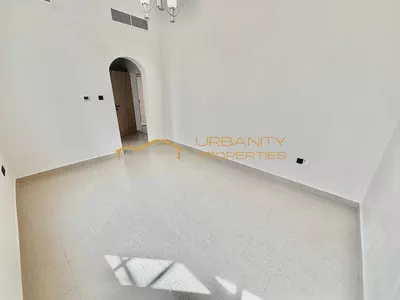 Spacious || 5 Bedroom Villa || ideal Location ||-3