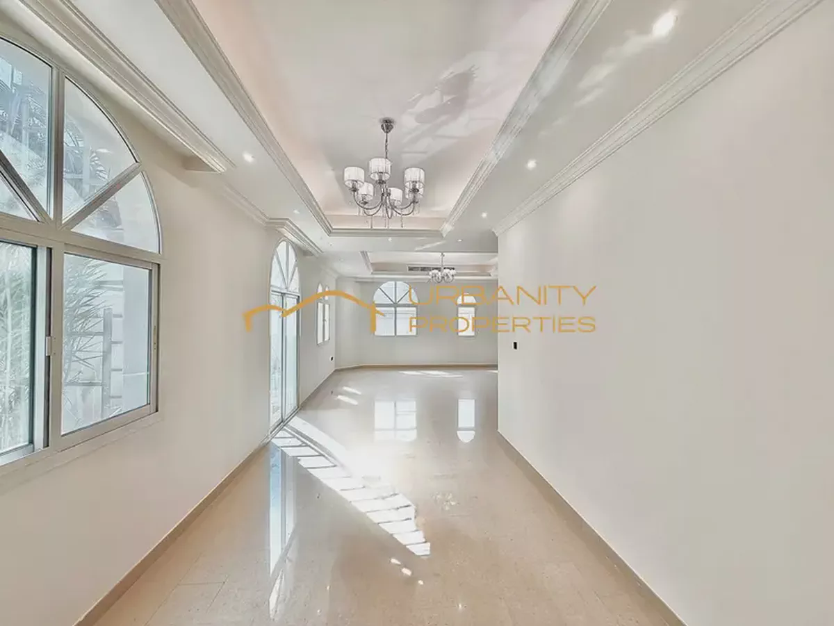 Spacious || 5 Bedroom Villa || ideal Location ||-2-2