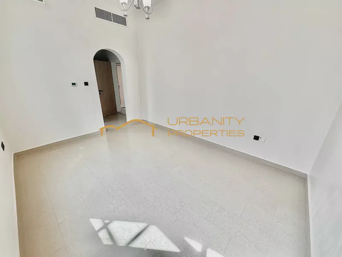 Spacious || 5 Bedroom Villa || ideal Location ||-3-3