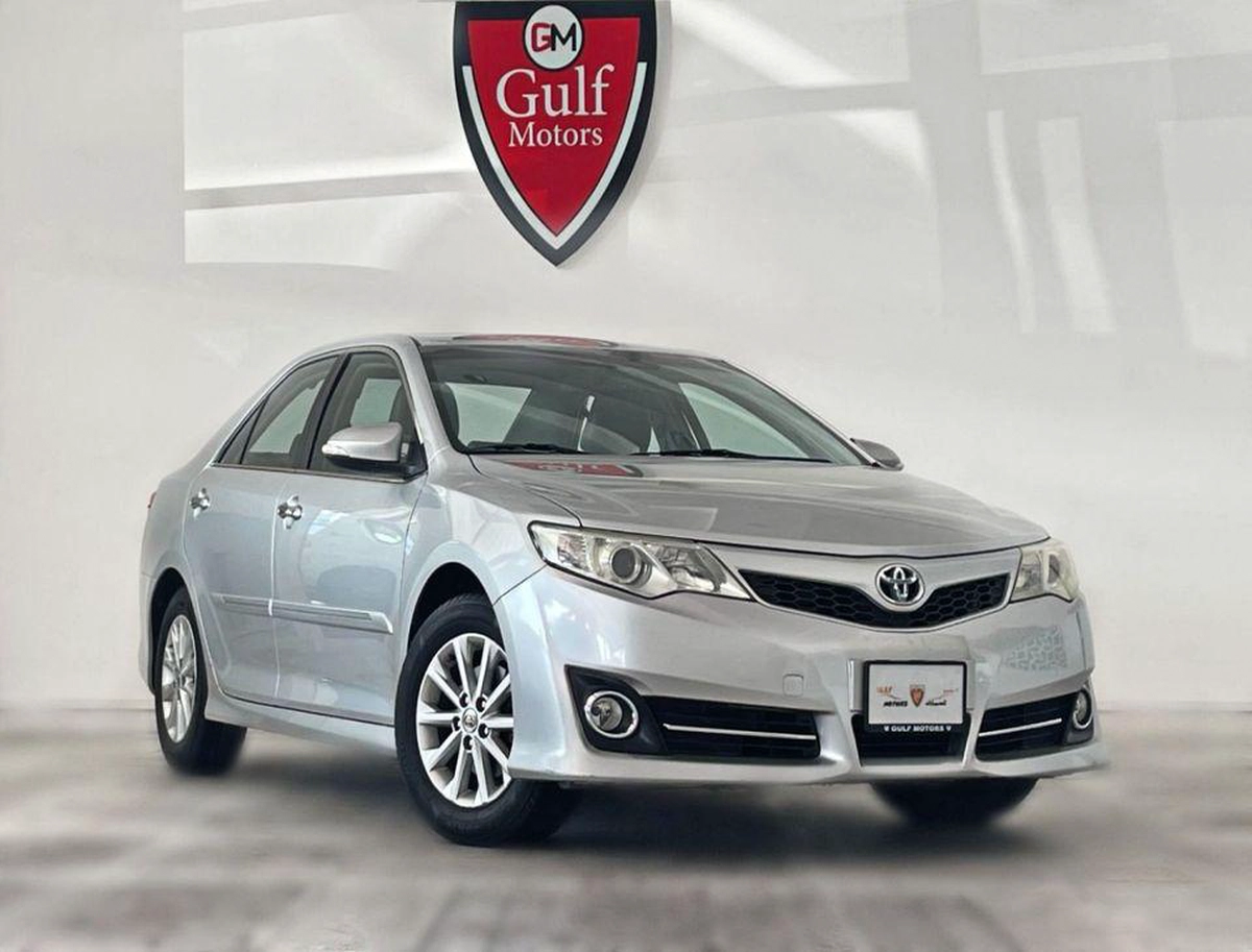 Toyota Camry SE 2.5L-4CYL EXCELLENT CONDITION LOW KILOMETER DRIVEN