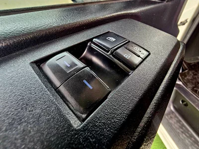 Toyota Hiace GL PASSENGER/ PATROL MANUAL/ 3.5 V6/ LOW MILEAGE-12