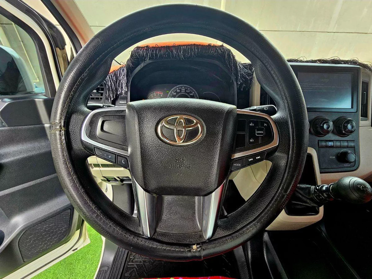 Toyota Hiace GL PASSENGER/ PATROL MANUAL/ 3.5 V6/ LOW MILEAGE-10-0