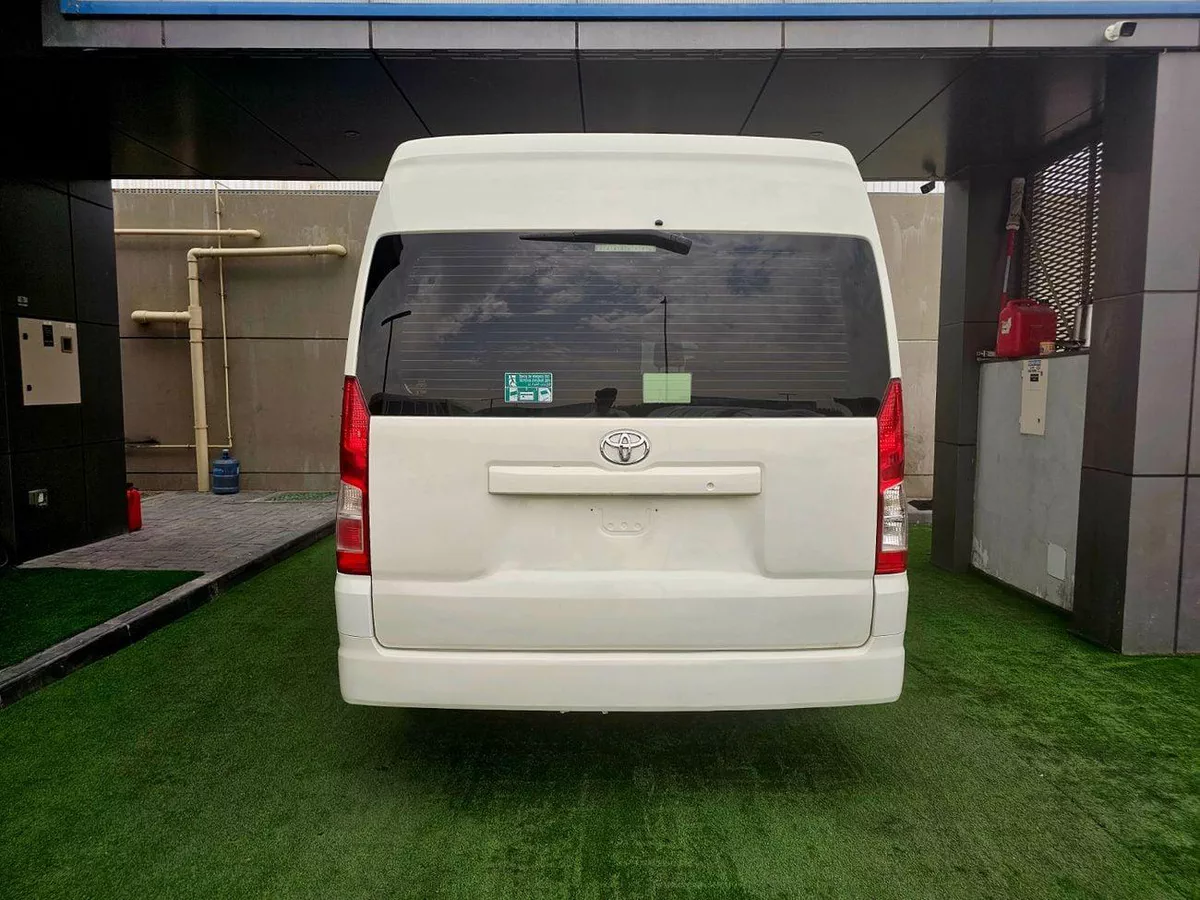 Toyota Hiace GL PASSENGER/ PATROL MANUAL/ 3.5 V6/ LOW MILEAGE-3-0