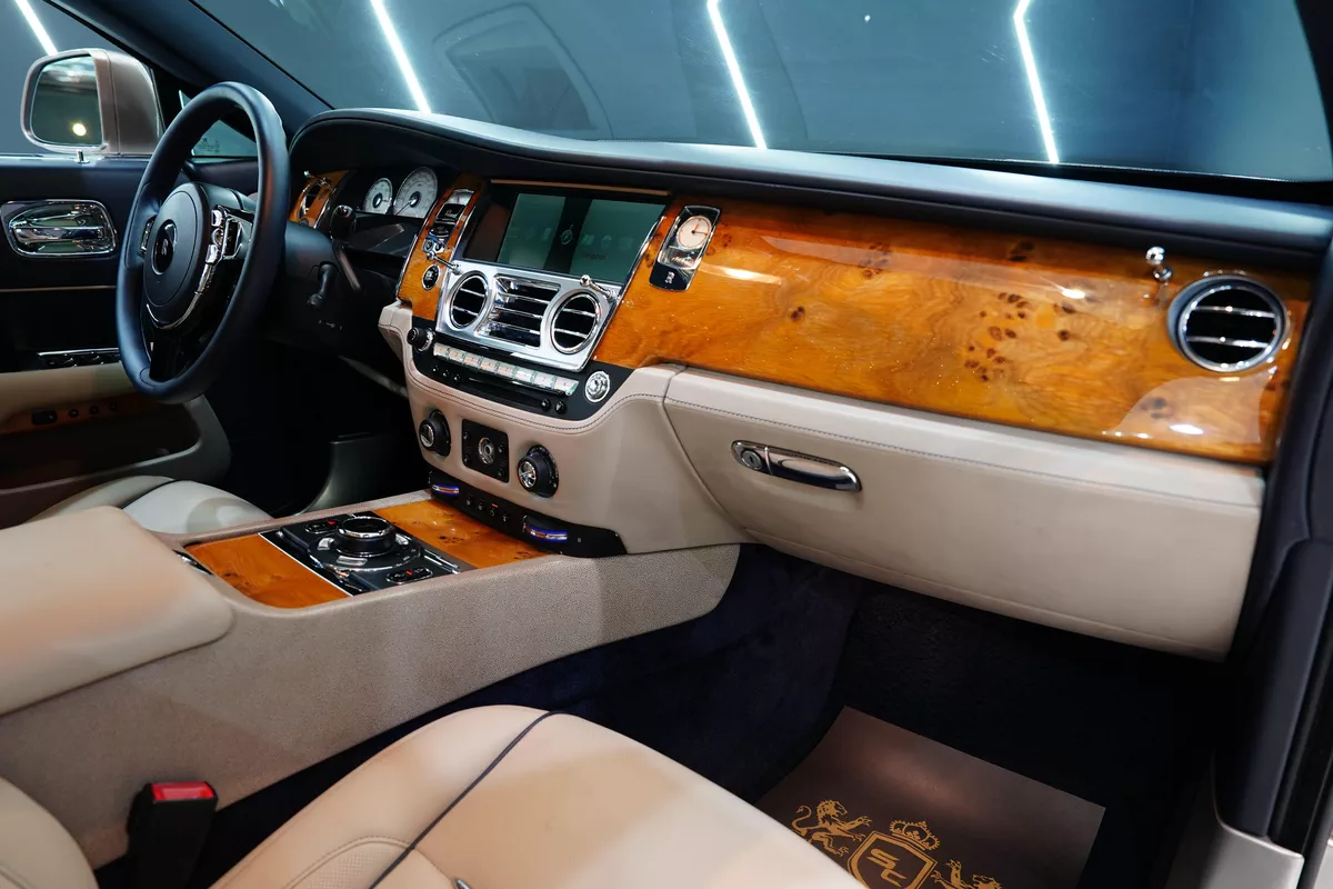 Rolls-Royce Wraith 2016-7-7