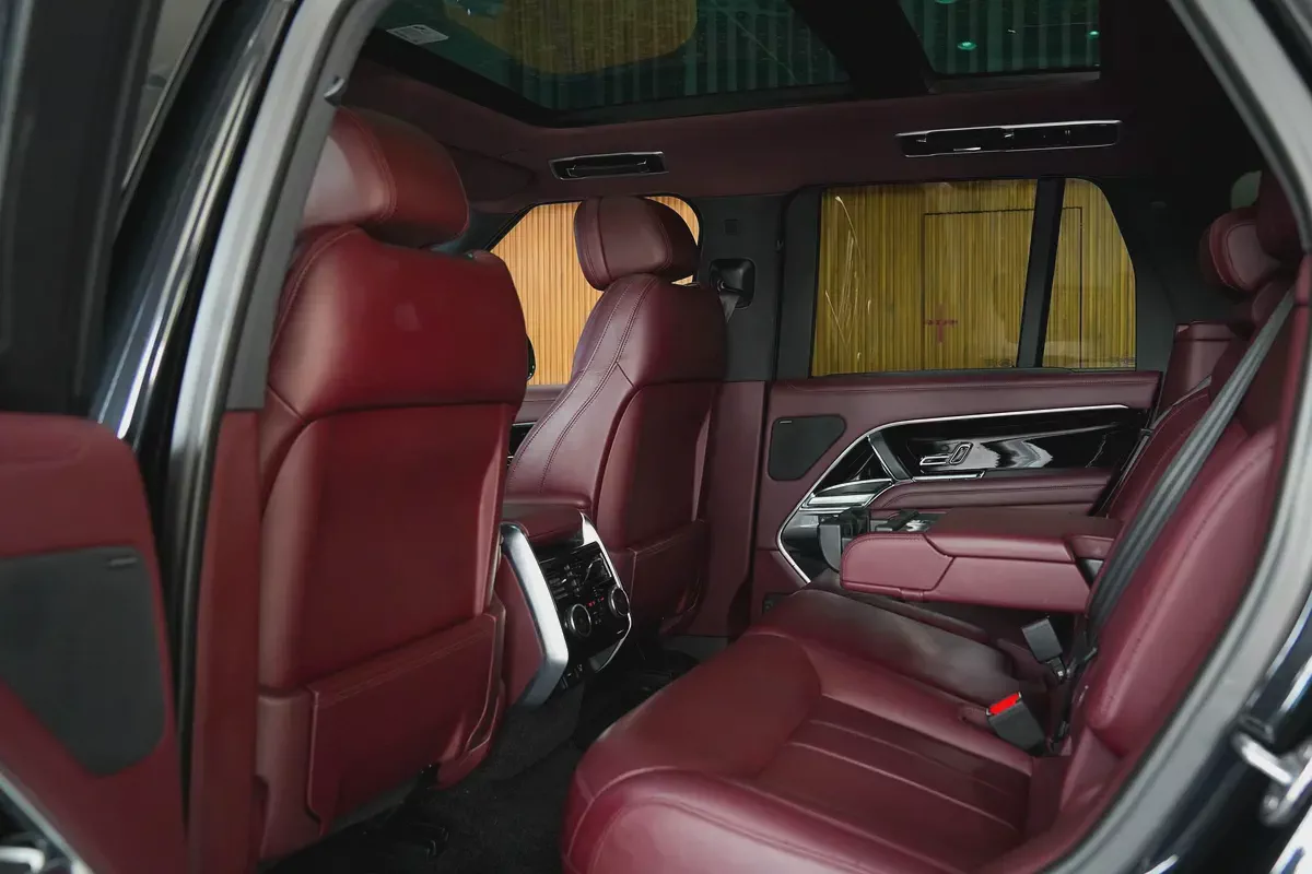 2023 - Range Rover Vogue SE P530 - GCC-11-11