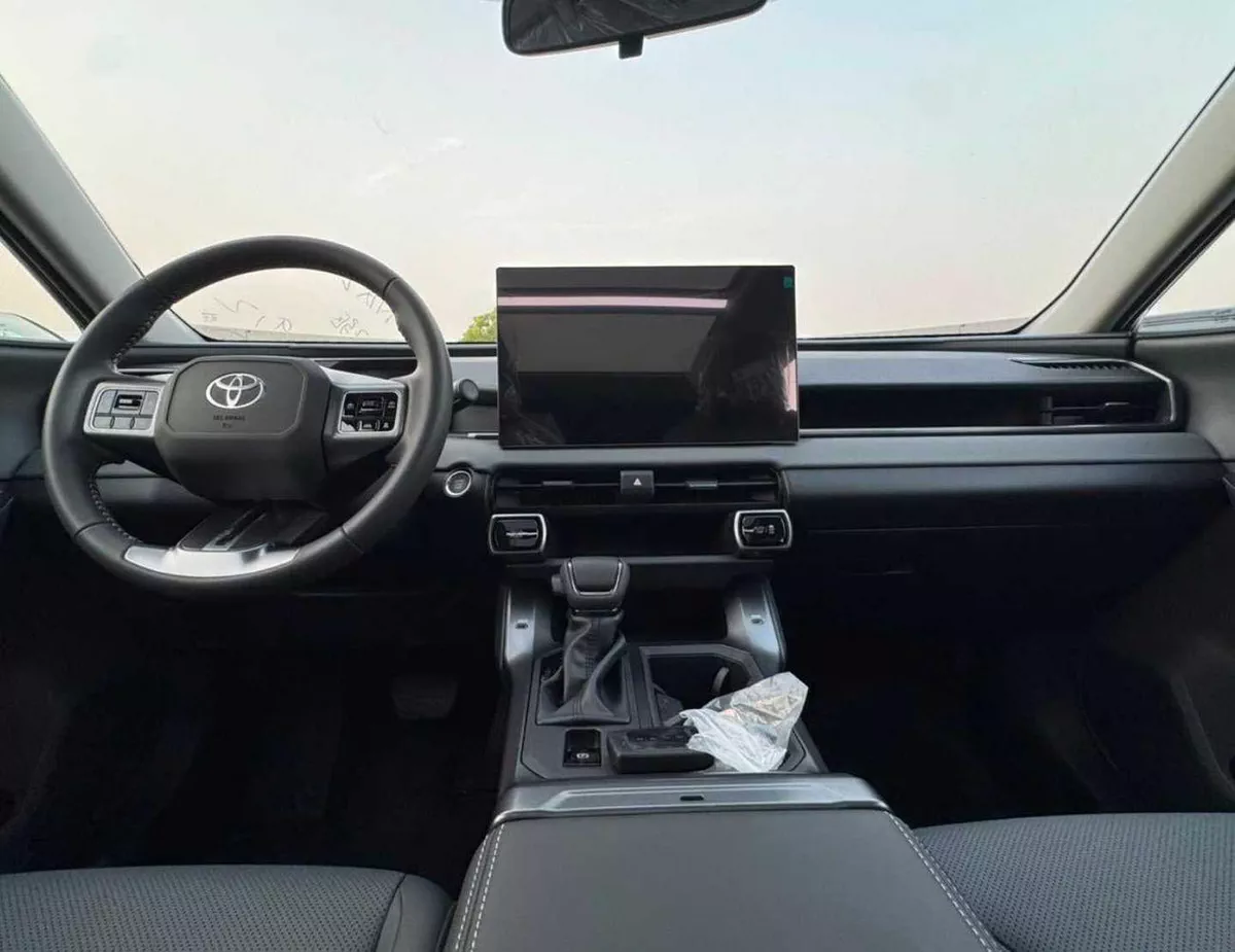 Toyota RAV4 LUXURY HEV LUXURY || 2.0L PETROL V4 | RADAR | PANORAMIC ROOF | REAR ENTERTAINMENT SCREEN | FULL OPTION (CODE #-12-0