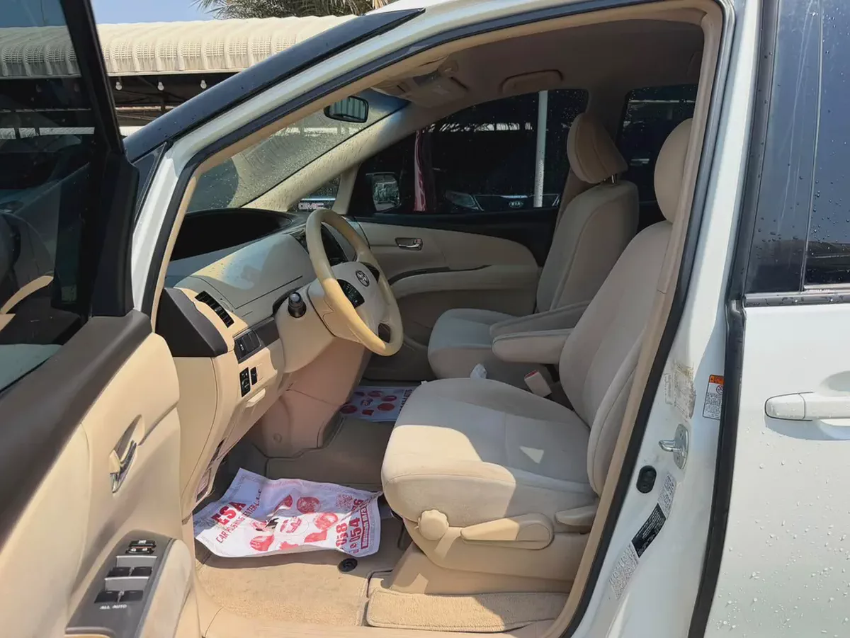 Toyota Previa 2017 GCC Specs-3-3